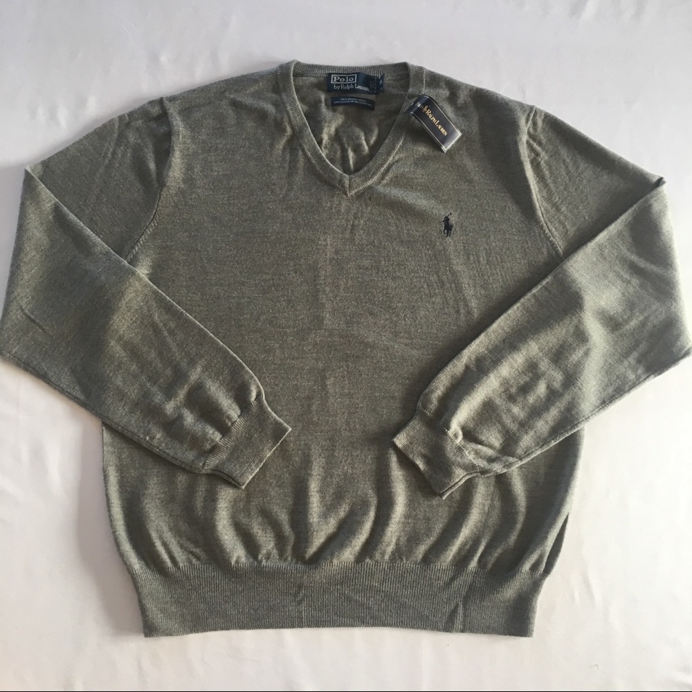NWT Classic 100% Merino Wool Gray V Neck Sweater